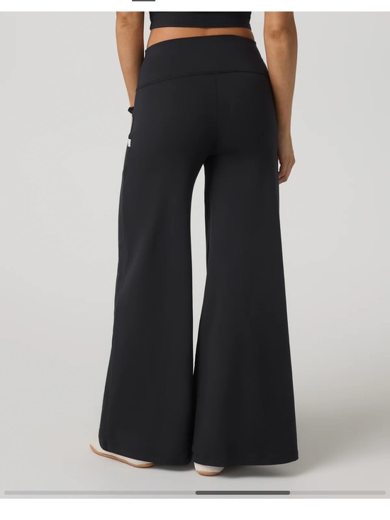 Vuori Pants - Vuori wide leg size medium